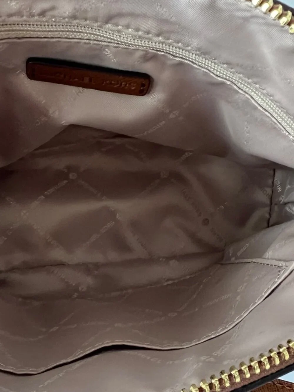 Michael Kors Crossbody, Jet Set Collection, Cindy Dome, Saffiano Leather, NWOTS